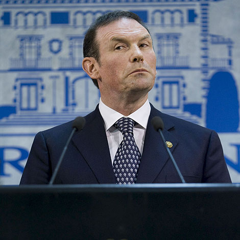 Ibarretxe, durante la rueda de prensa que ha ofrecido en Vitoria. (Foto: EFE)