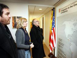 Josep LluÃ­s Carod-Rovira y Roser Clavell visitaron en Nueva York la sede de la cuarta Â«embajadaÂ» creada por el dirigente independentista en marzo de 2009 / ABC