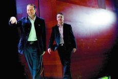 Ibarretxe seguido por el lÃ­der del PNV, IÃ±igo Urkullu, durante la precampaÃ±a electoral vasca en febrero.