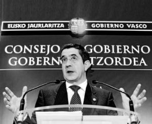 El lendakari, Patxi LÃ³pez, durante su comparecencia tras el consejo del Gobierno vasco, ayer. Foto:EFE / ALFREDO ALDAI