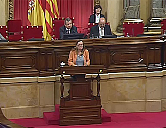 Marta Cid, portavoz de ERC en el debate de los 'correbous', durante su intervenciÃ³n en el Palamento autonÃ³mico (Foto: 3/24).