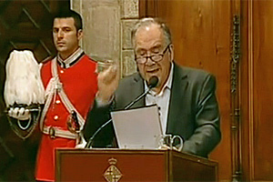 Joan Margarit, durante la lectura del pregÃ³n de las Fiestas de la Merced en el SalÃ³n de Ciento del Ayuntamiento de Barcelona (Foto: TV3).