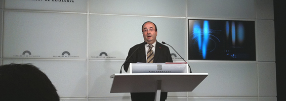 Miquel Iceta, durante la rueda de prensa de este martes en el Parlamento autonÃ³mico (Foto: LVdB).