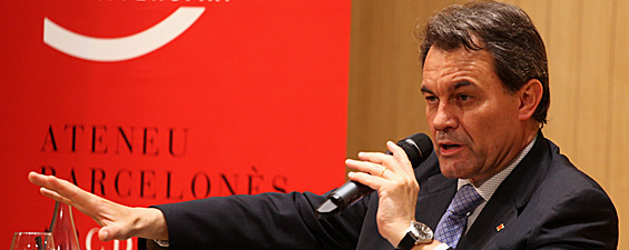 El presidente de la Generalidad, Artur Mas, durante el coloquio de este lunes en el Ateneo Barcelonés (Foto: gencat.cat). El presidente de la Generalidad, Artur Mas, durante el coloquio de este lunes en el Ateneo Barcelonés (Foto: gencat.cat).
